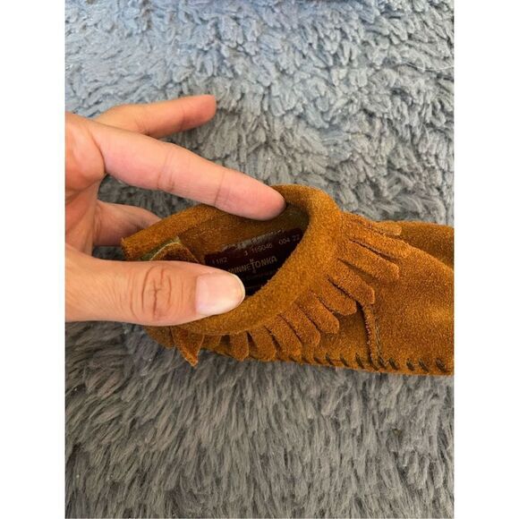 Minnetonka baby leather fringe moccasins size 3 infants - Picture 2 of 4